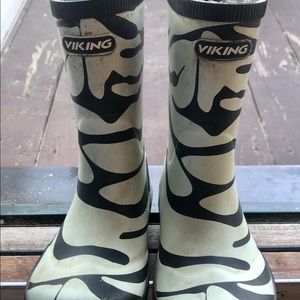 Viking girls themo rain boots size 10.5 eur 27